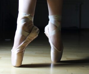 ballet-feet-2037861_1920